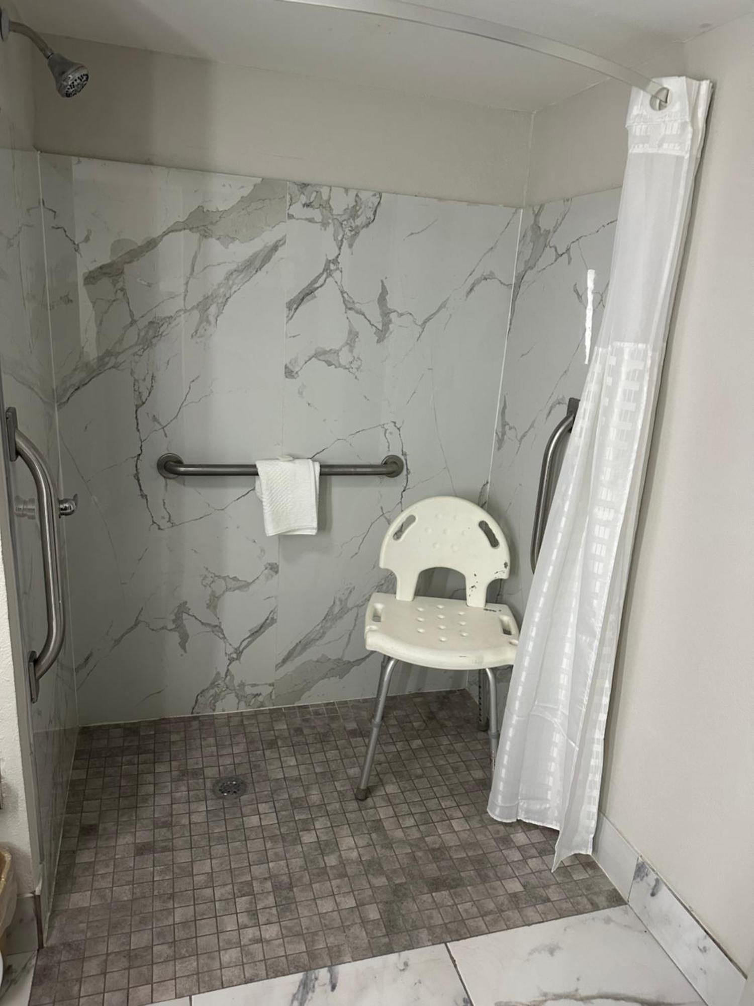 Quality Inn Monroe Eksteriør bilde